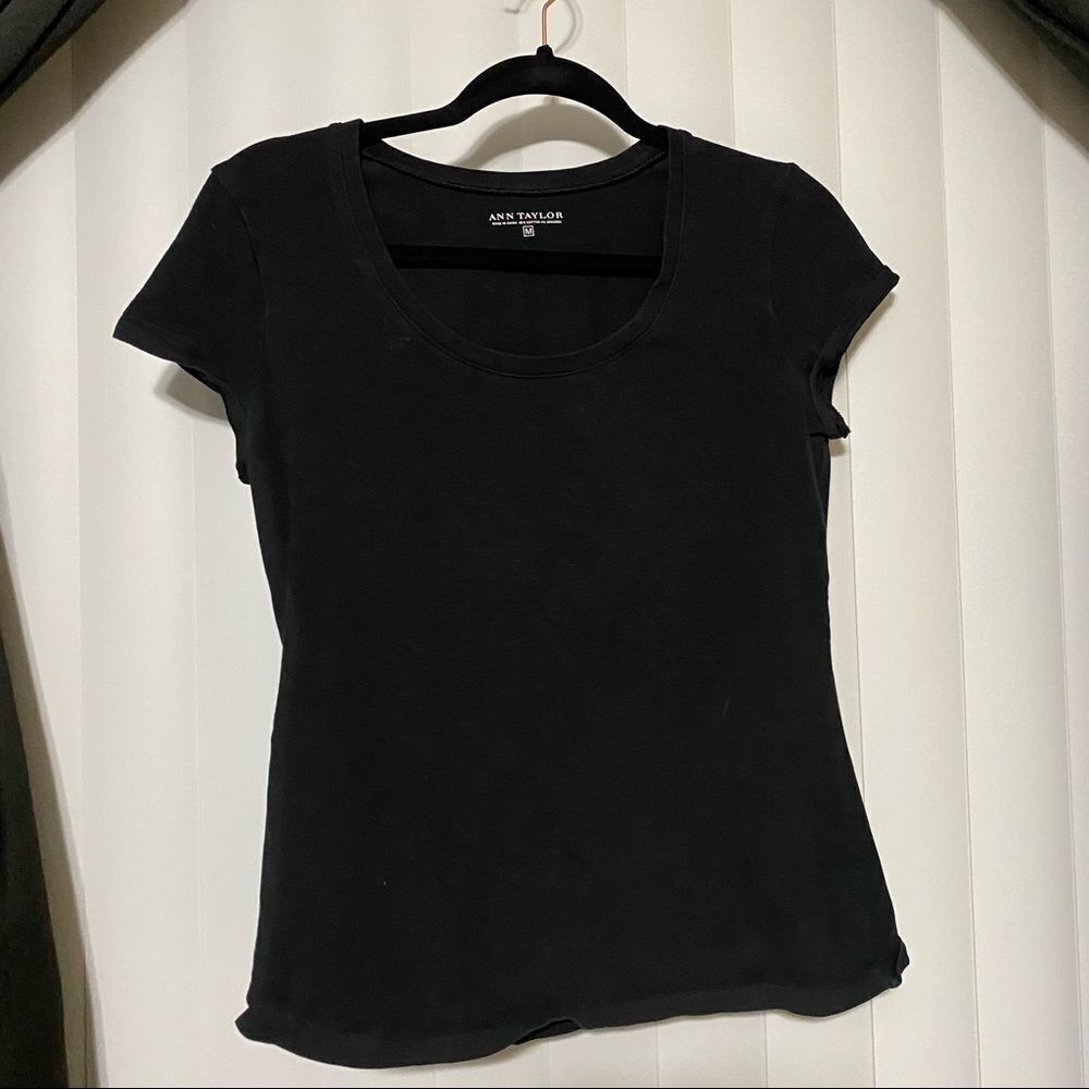 Ann Taylor round neck black t-shirt